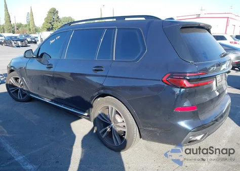 2026 BMW X7 xDrive40I z USA, uszkodzony, nr VIN 5UX23EM06T9082158